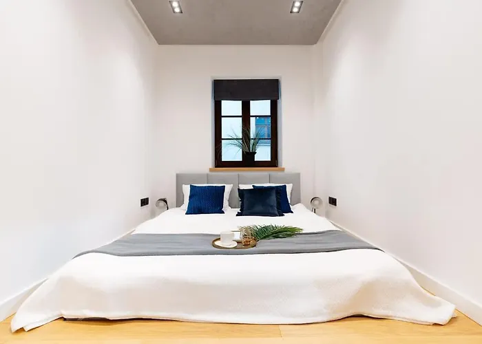 Bracka No 3-5 Apartment *